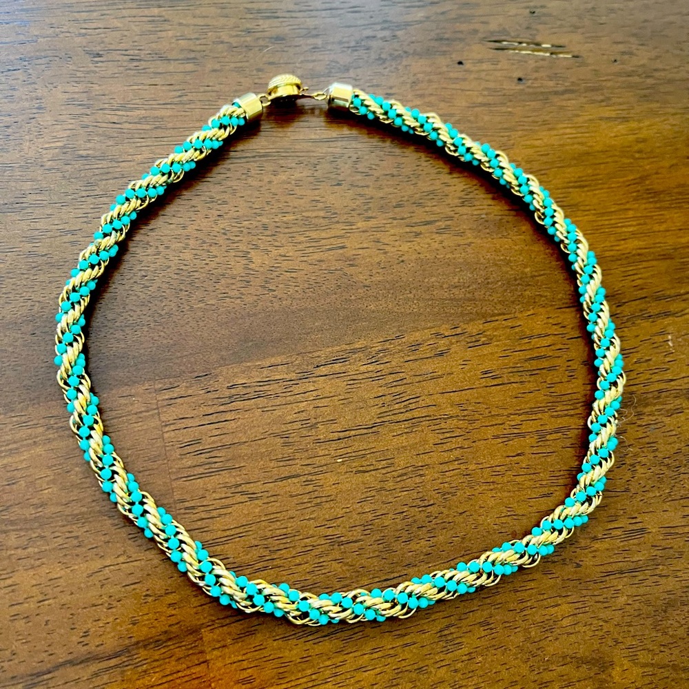 Rope style elegant necklace